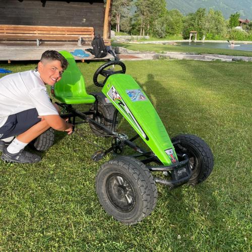 Reparaturarbeiten am Kart