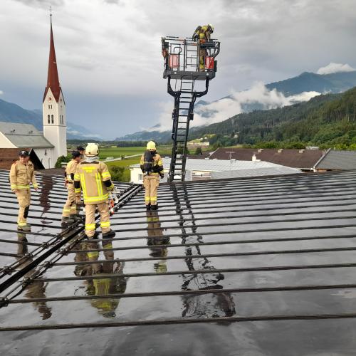 Auf dem Schuldach