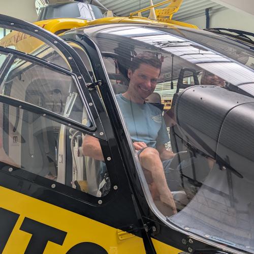 Herr Niedertscheider im Heli
