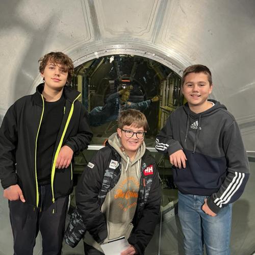 Vor der Weltraumkapsel