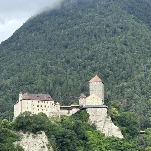Schloss Tirol