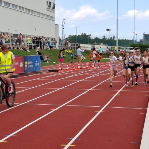 Schülerinnen beim Lauf