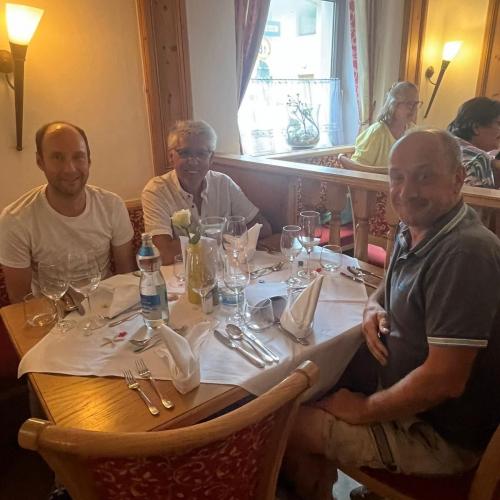 Gäste des Diners