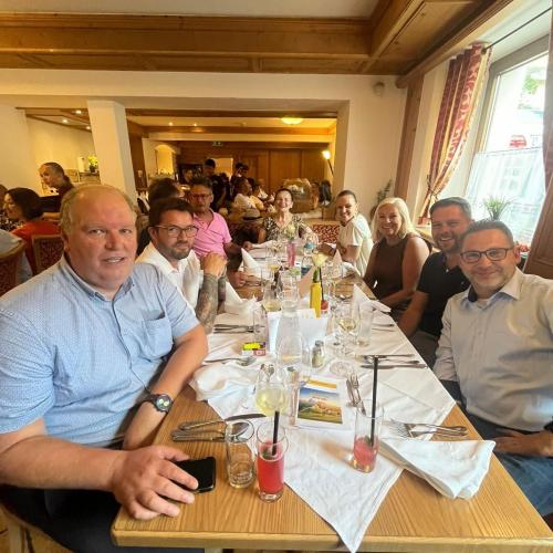 Gäste des Diners