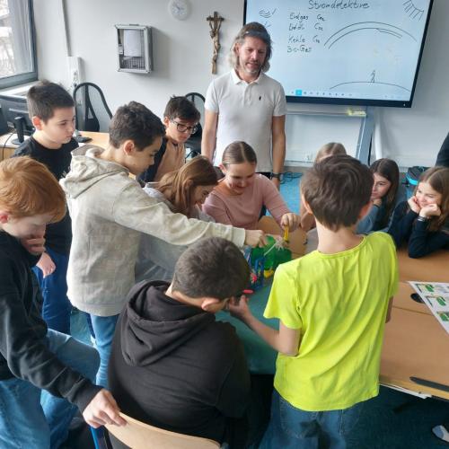 SchülerInnen bauen ein Pumpspeicherkraftwerk