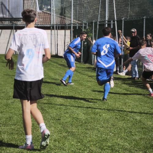 Fußballspiel: Schüler gegen Lehrer