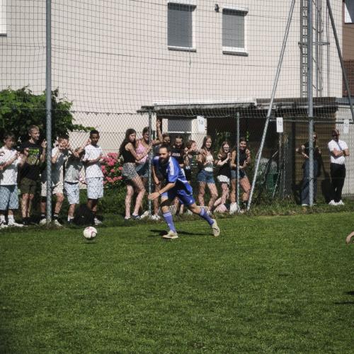 Fußballspiel: Schüler gegen Lehrer