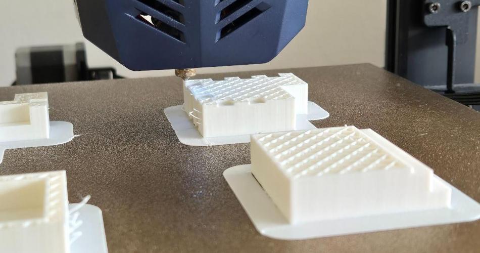 3D-Drucker beim Drucken der Modelle