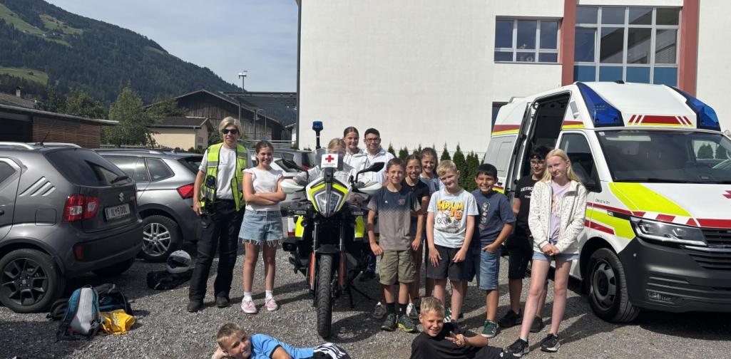 SchülerInnen bei der Rettung SchülerInnen bei der Rettung